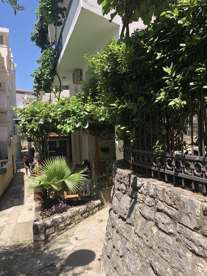 Apartmani Jedro Rafailovici Buitenkant foto