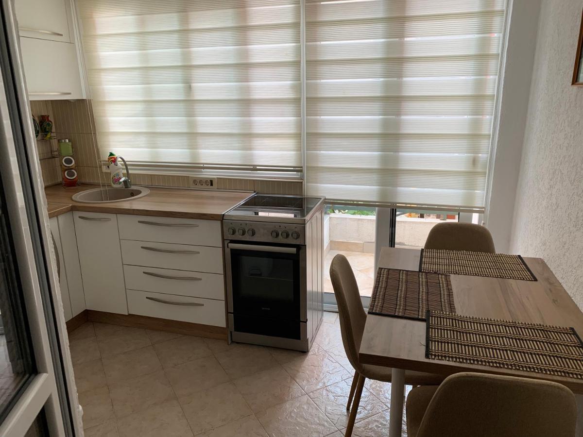 Apartmani Jedro Rafailovici Buitenkant foto